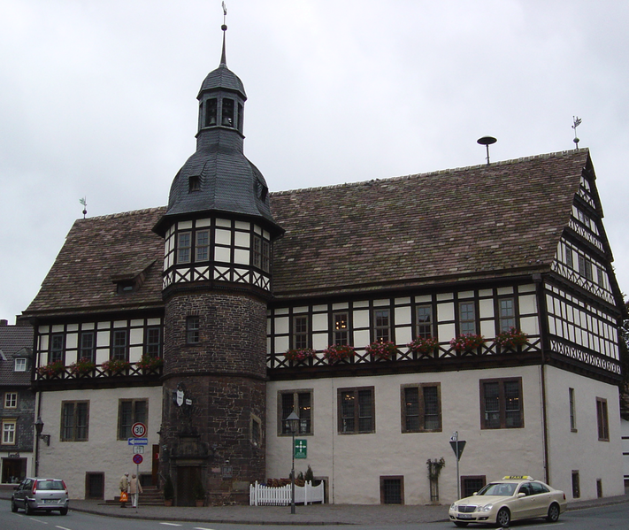 File:Rathaus Höxter.png