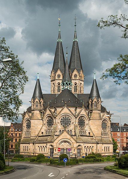 File:Ringkirche von Westen2.jpg