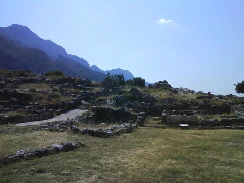 File:Ruins in Elaea.jpg