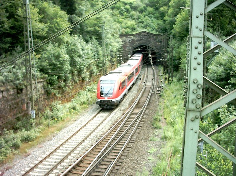 File:Schwarzkopftunnel.jpg