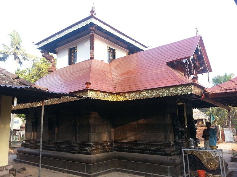 File:THRIKAPALESWARA TEMPLE.jpg