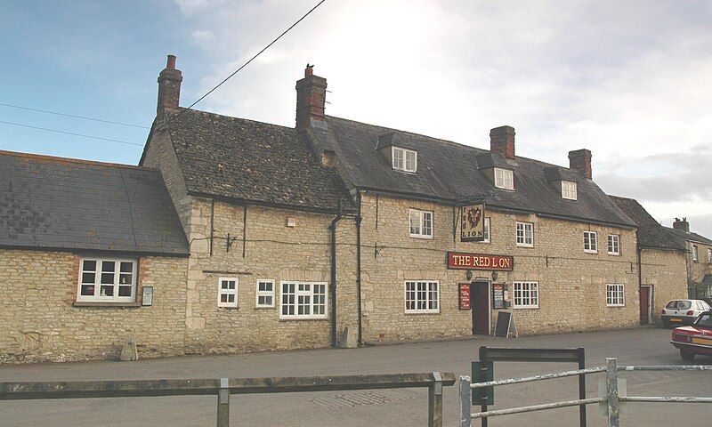 File:Wendlebury RedLion.JPG