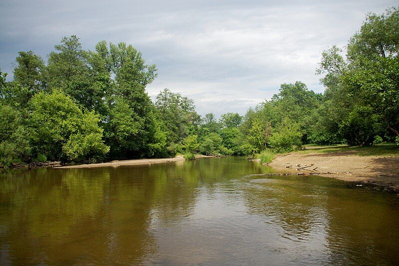 File:Świder river1.jpg