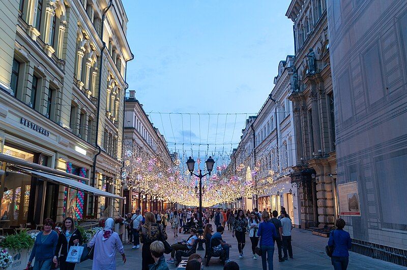 File:2019-07-25-3032-Moscow-Nikolskaya-Street.jpg