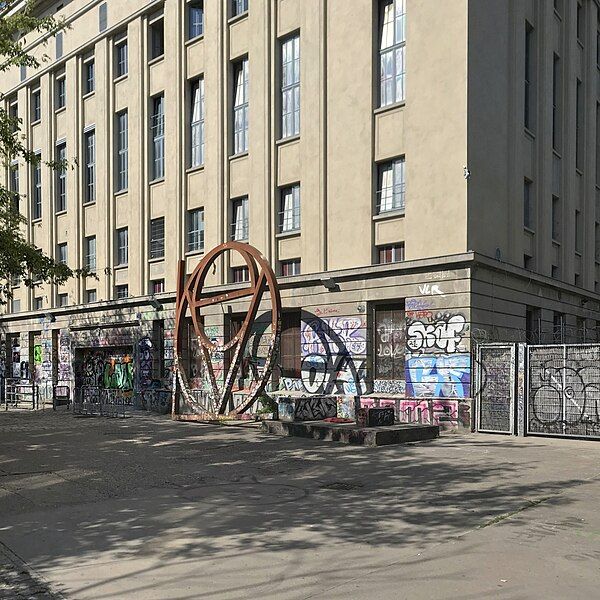 File:2024-08-06-Heizkraftwerk-Friedrichshain-Ecke.jpg