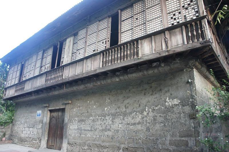 File:Bahay na Tisa.jpg