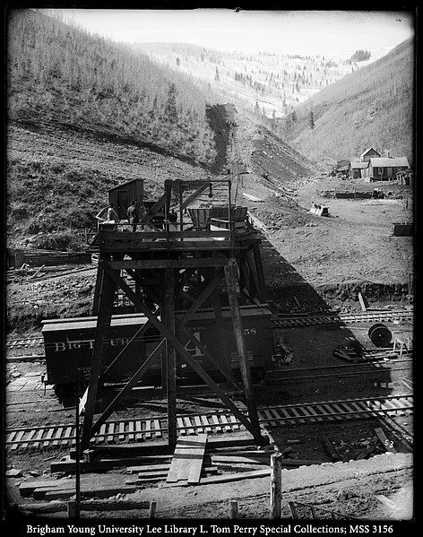 File:Building a Railroad.jpg