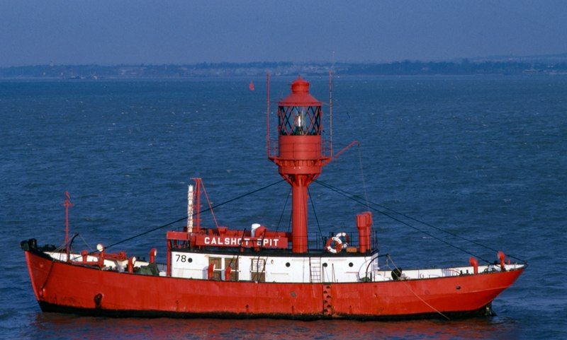 File:Calshot Spit lightvessel.jpg