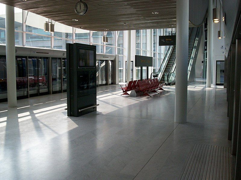 File:Cdgval terminal2.jpg