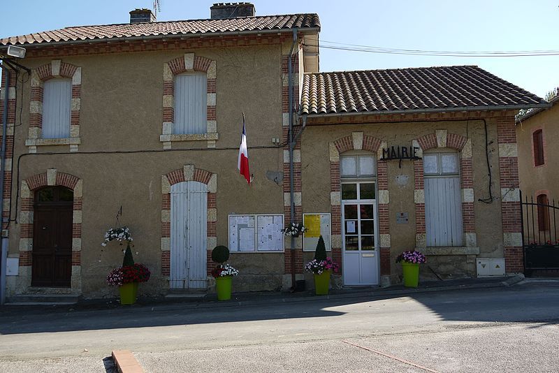 File:Clermont-Pouyguillès - Mairie.jpg