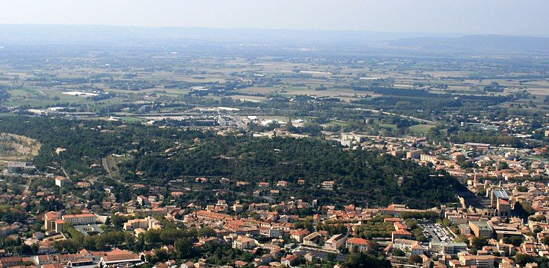 File:Colline-Saint-Eutrope-Est.jpg