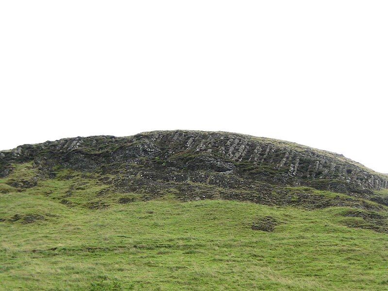 File:Columnar basalt dumgoyne.jpg