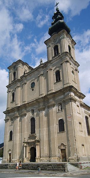 File:Dumbraveni church outside.jpg