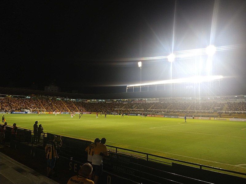 File:Estádio Heriberto Hülse.jpg