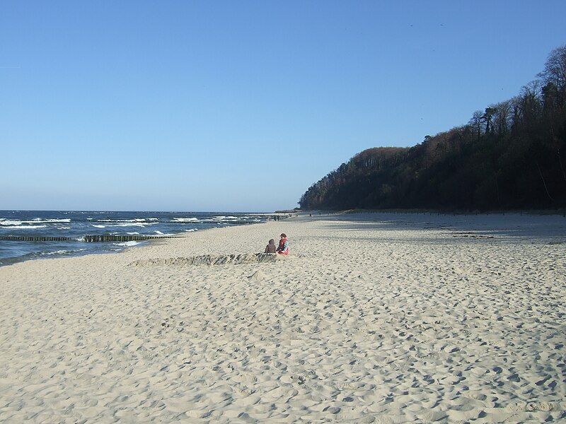 File:Koserow Beach Streckelsberg.JPG