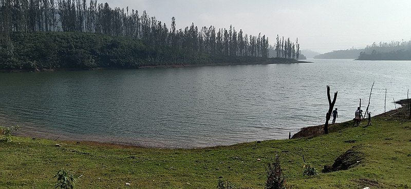 File:Lake in Ooty.jpg