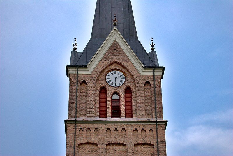 File:Lillehammer kirke tårn.jpg