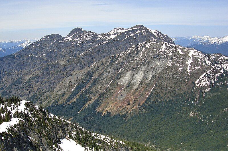 File:Macleod Peak.jpg