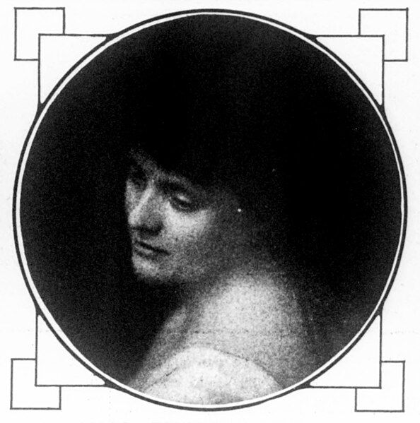 File:Miss Evelyn Blight.jpg