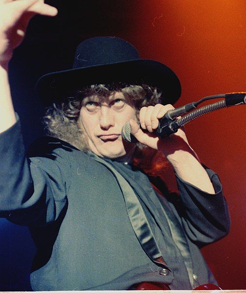 File:Noddy Holder.jpg