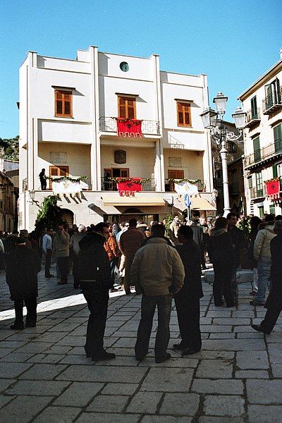 File:Piana-degli-Albanesi-bjs2007-01.jpg