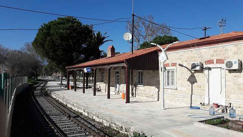 File:Sarayköy station.jpg