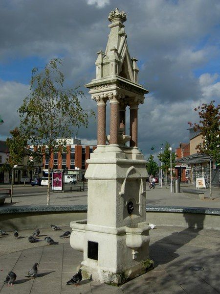 File:Shirley Fountain.jpg