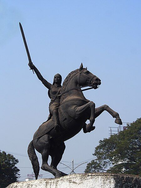 File:Tarabai Statue Kolhapur.jpg