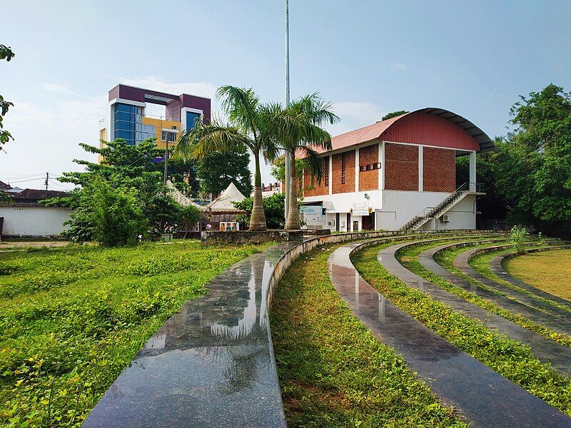 File:Town Square, Alappuzha.jpg