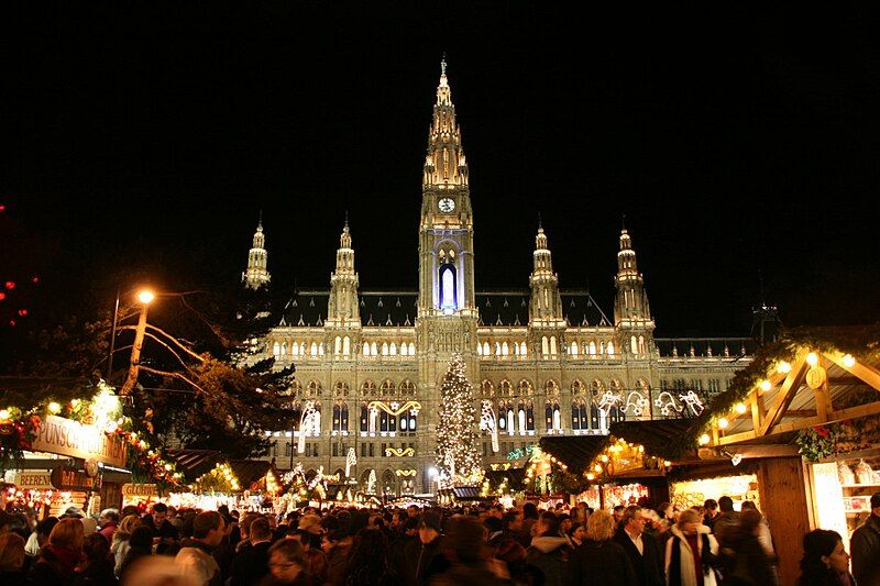 File:Vienna - Rathaus.jpg