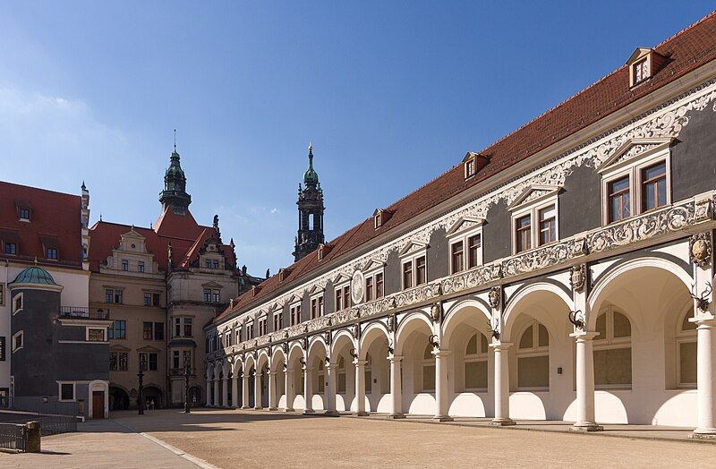 File:2017-06-02 Stallhof, Dresden.jpg