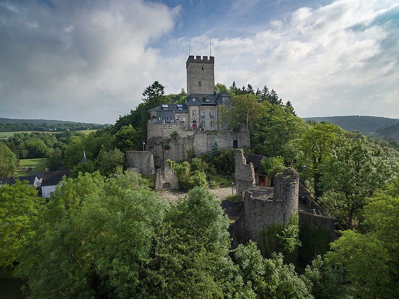 File:2017-06-04-Burg Kerpen-0027.jpg