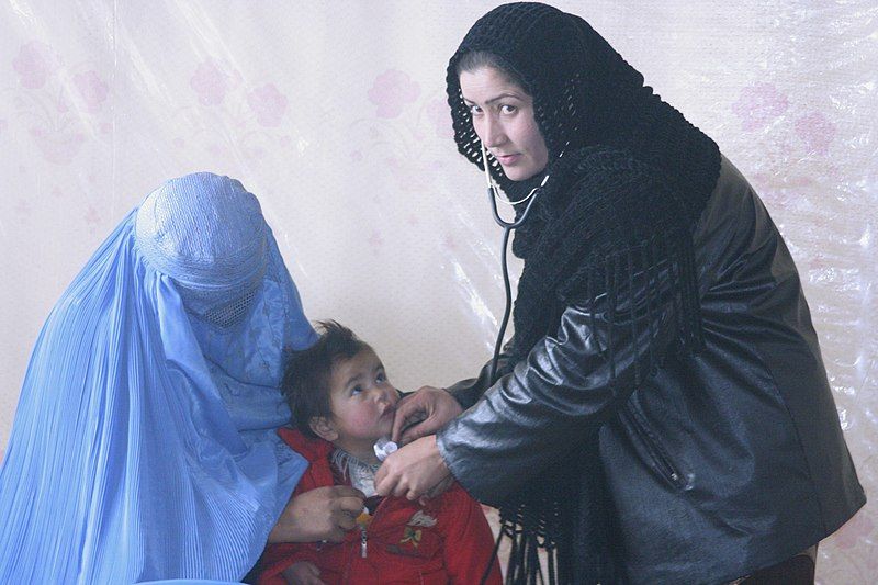 File:Afghan nurse.jpg