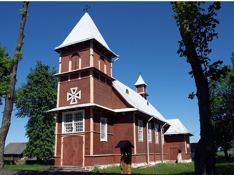 File:Akmenyne church.jpg