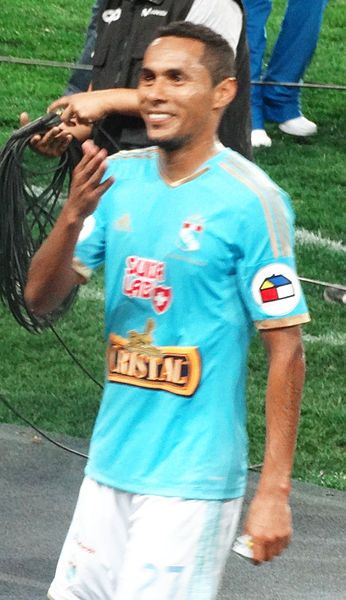 File:Carlos Lobaton 2014.jpg