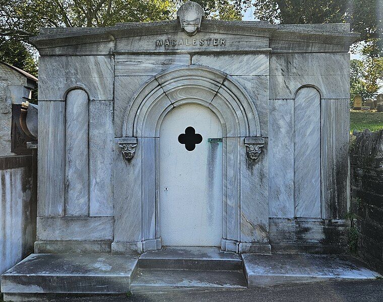 File:Charles Macalester mausoleum.jpg