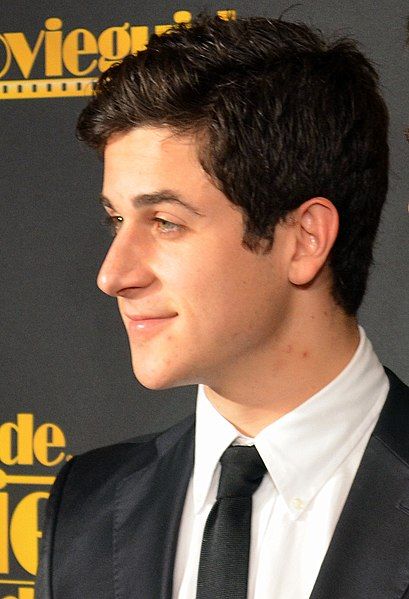 File:David Henrie 2012.jpg