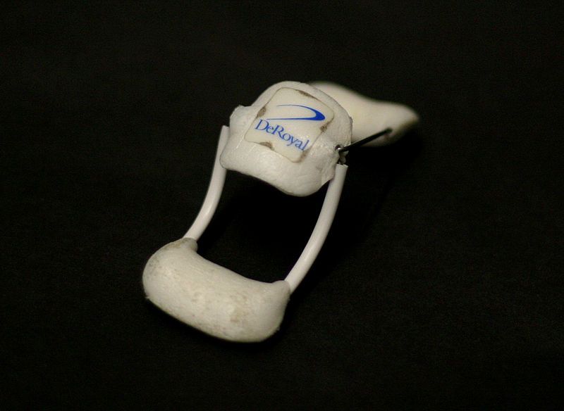 File:Deroyal splint.jpg