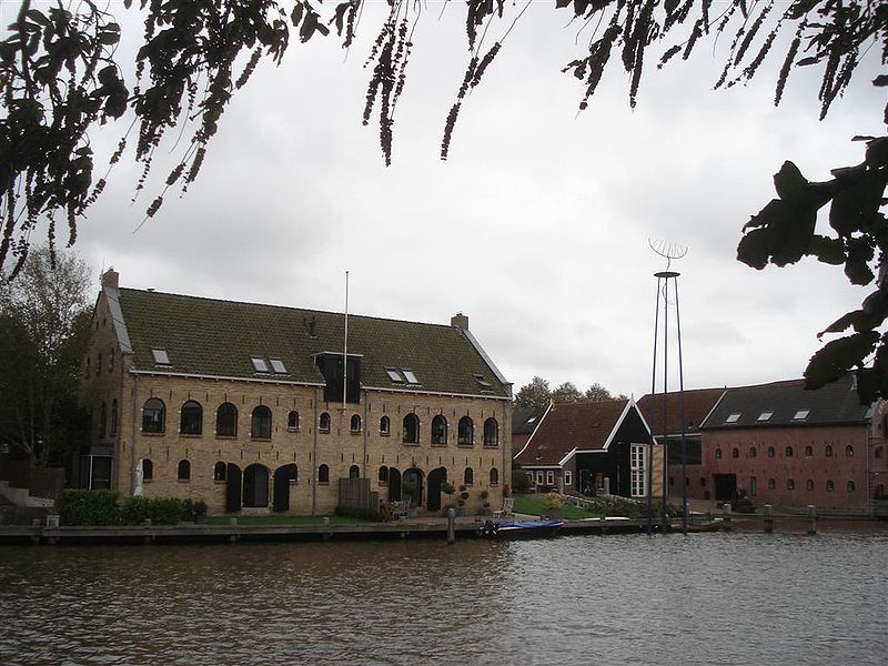 File:DokkumWharf.jpg