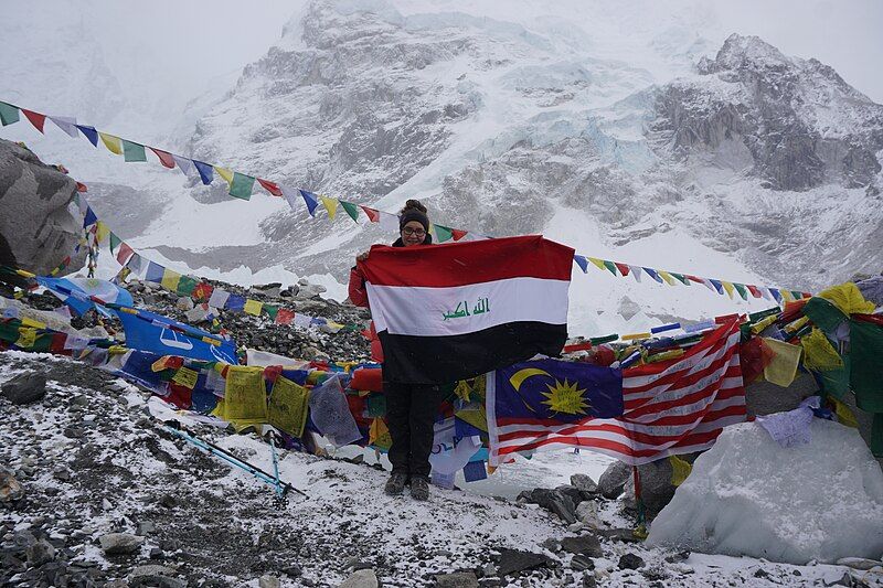 File:Everest BC.jpg