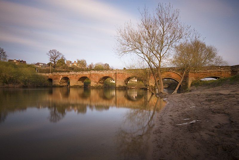 File:Farndon bridge.jpg