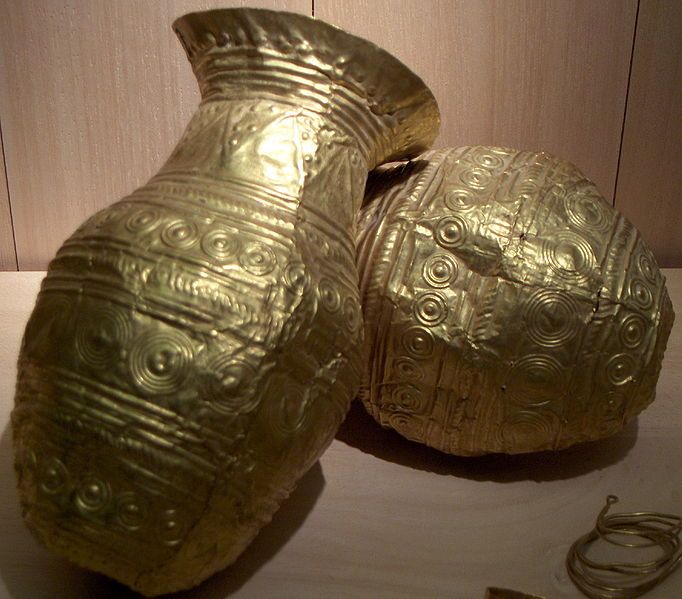 File:Gold vase.JPG