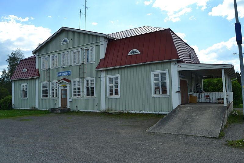 File:Haapajärvi railway station.JPG