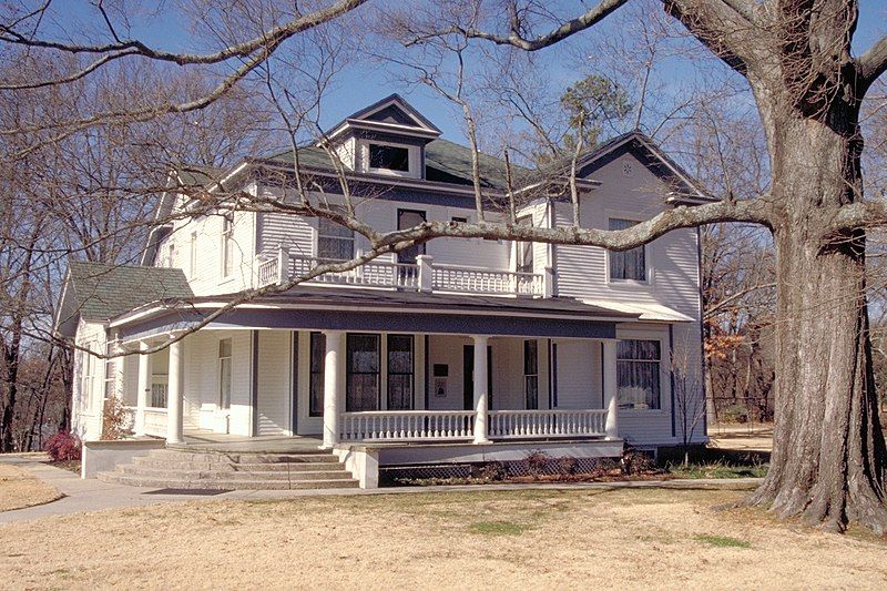 File:Hemingway House-Piggott.jpg