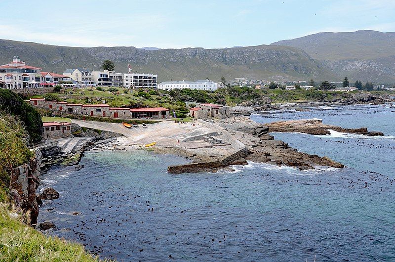 File:Hermanus Old Harbour.jpg