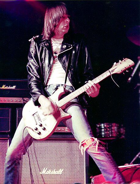 File:Johnny Ramone.jpg