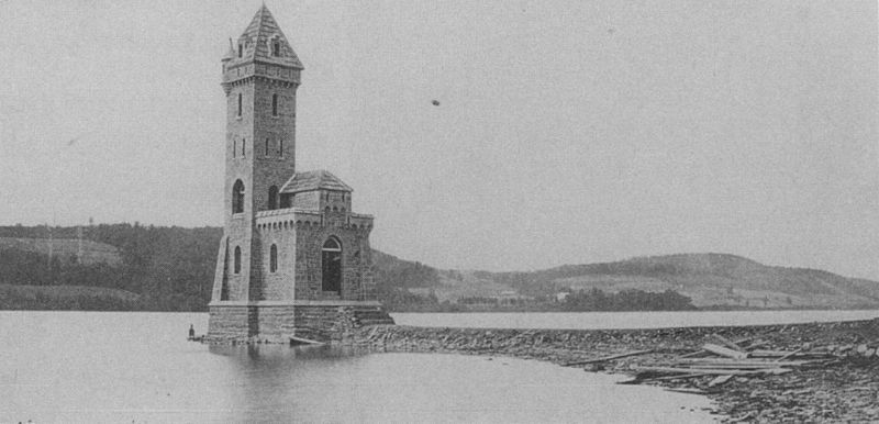 File:Kingfisher Tower 1880.jpg