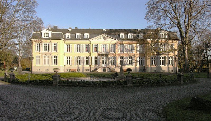 File:Leverkusen-Schloss-Morsbroich Hauptgebäude.jpg