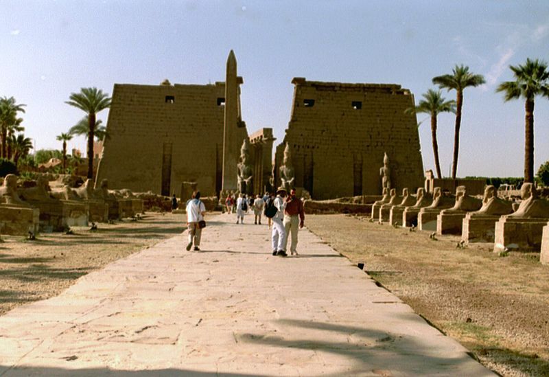 File:Luxor Pylon.JPG