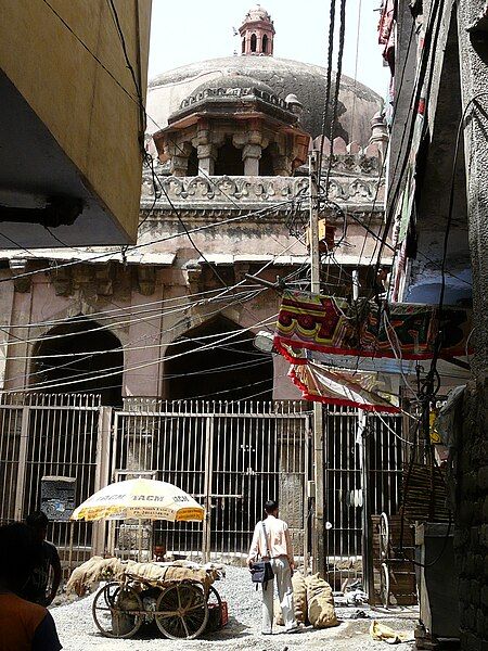 File:Mubarak Shah's tomb1.jpg